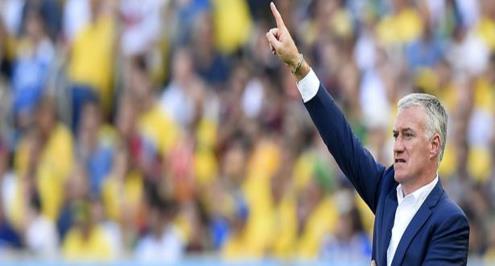 كانتونا يواجه دعوى تشهير بعد أن اتهم ديشامب بالعنصرية